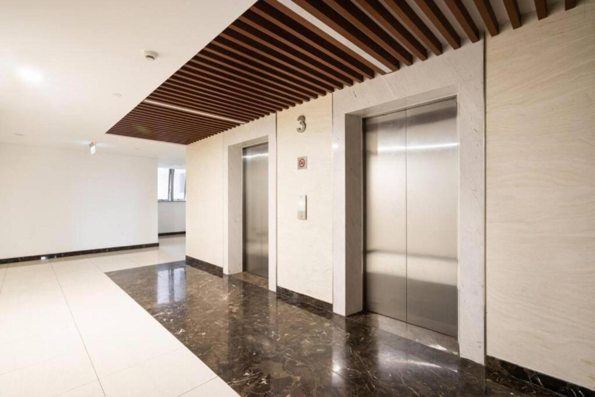 Cozy 3-br In The Center Of District 7 * TP. Hồ Chí Minh