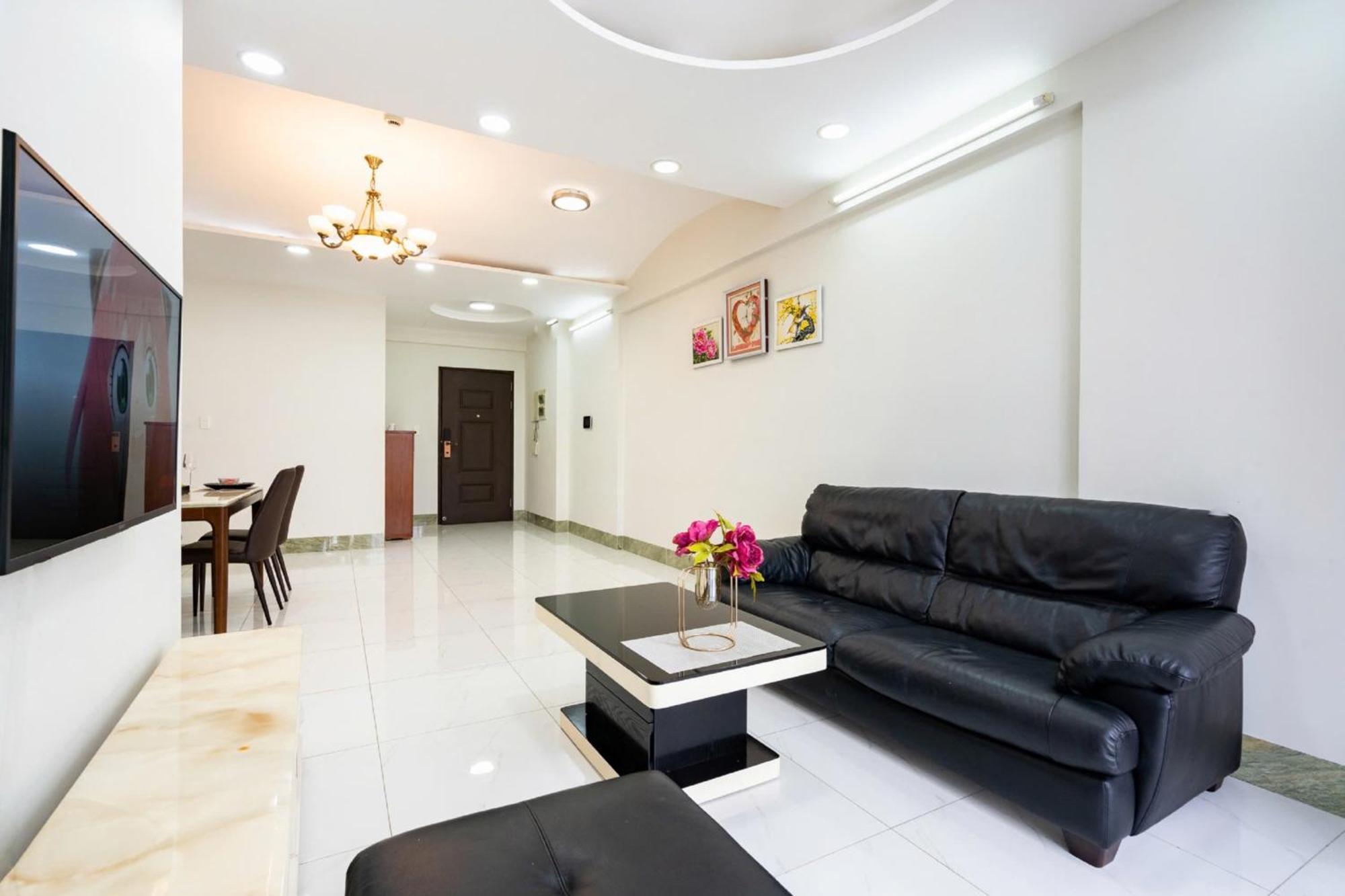 Căn hộ Cozy 3-br In The Center Of District 7 *